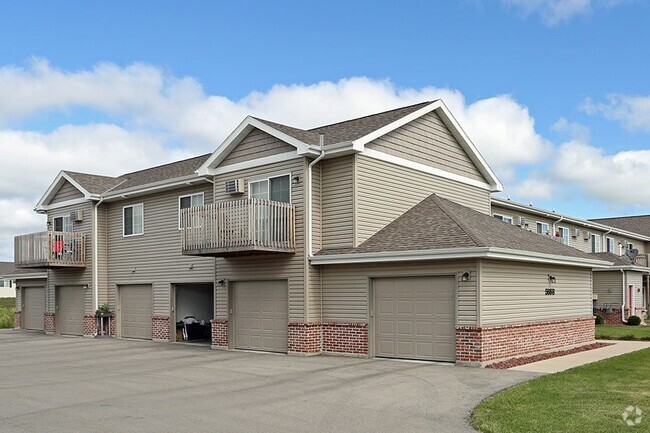 Building Photo - COBBLESTONE ESTATES