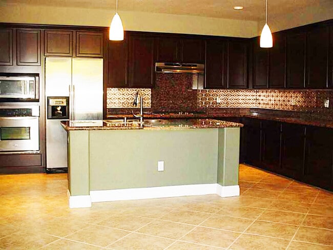 Building Photo - SINGLE STORY 3 CAR GARAGE SOUTHERN HIGHLANDS HOME