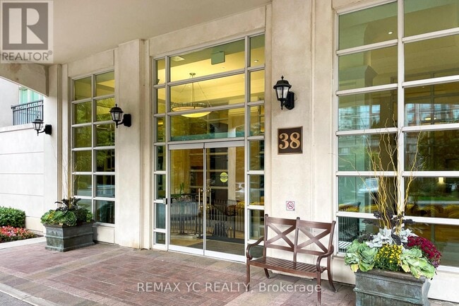 Building Photo - 38 William Carson Crescent