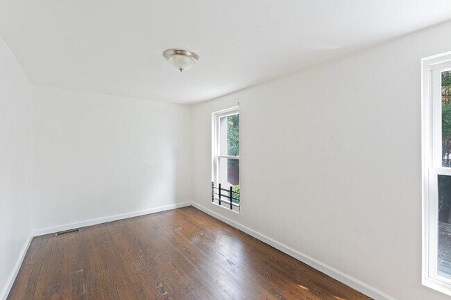 Foto del edificio - 80 Linden Ave