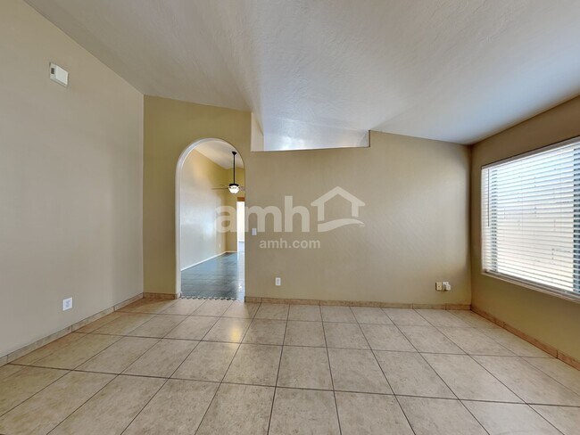 Building Photo - 358 N 103rd St
