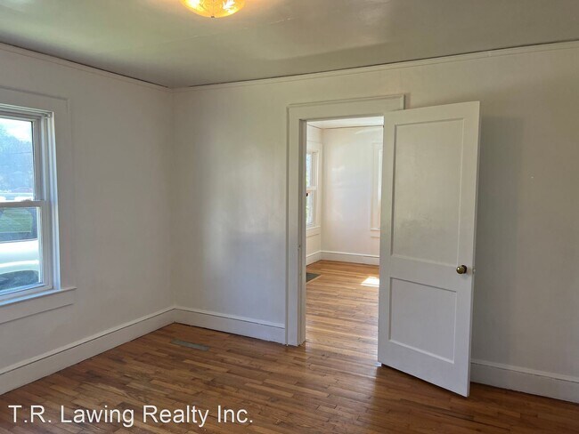 Building Photo - 3 br, 1 bath House - 1805 Kings Road