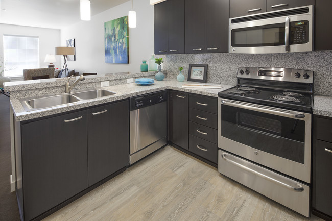 Modern Kitchens - Glendoveer Woods Apartments