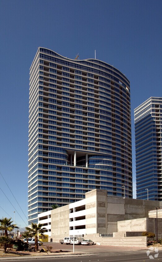 Vista desde el este - Panorama Towers