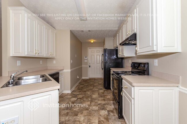 Foto del edificio - 155 Crooked Creek Dr