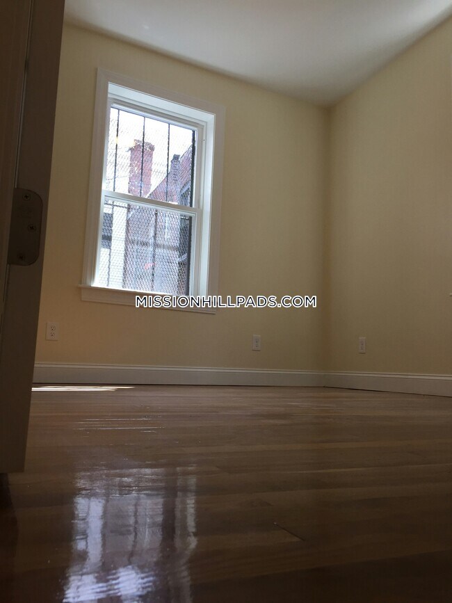 Building Photo - 830 Huntington Ave