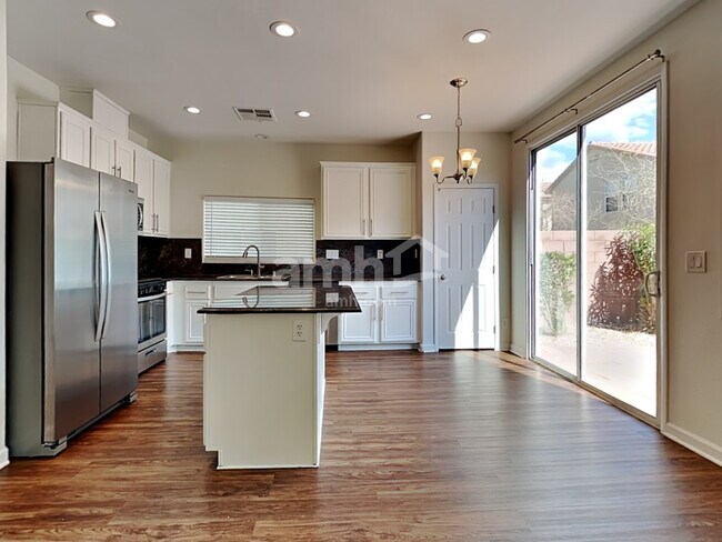 Foto del edificio - 6333 W Silver Ribbon Ct