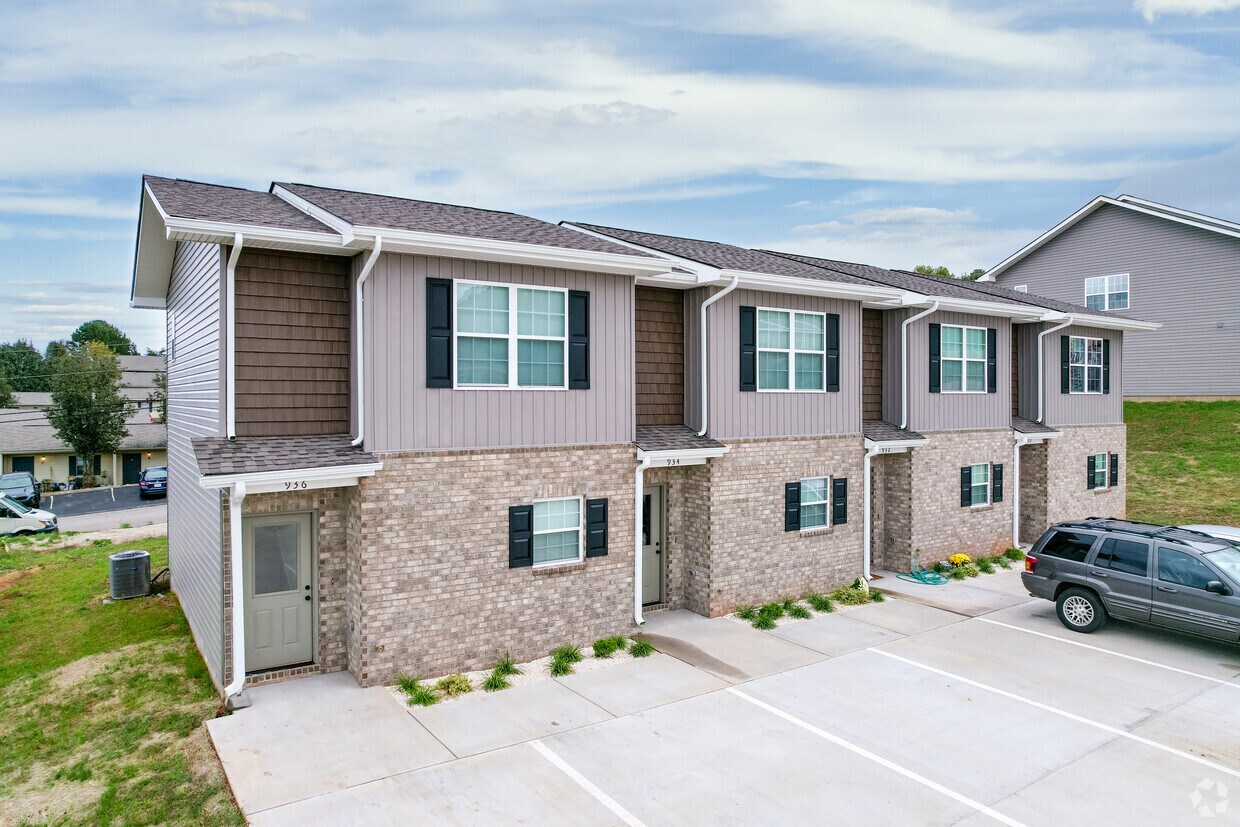 Foto principal - Warrior Hill Townhomes