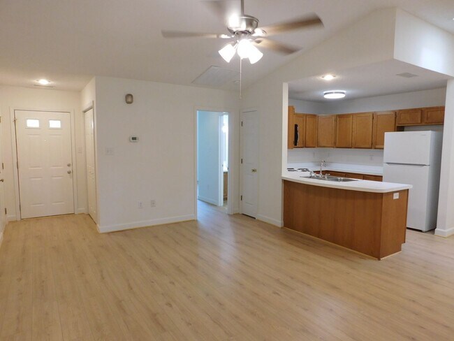 Building Photo - 208 Tobiano Dr