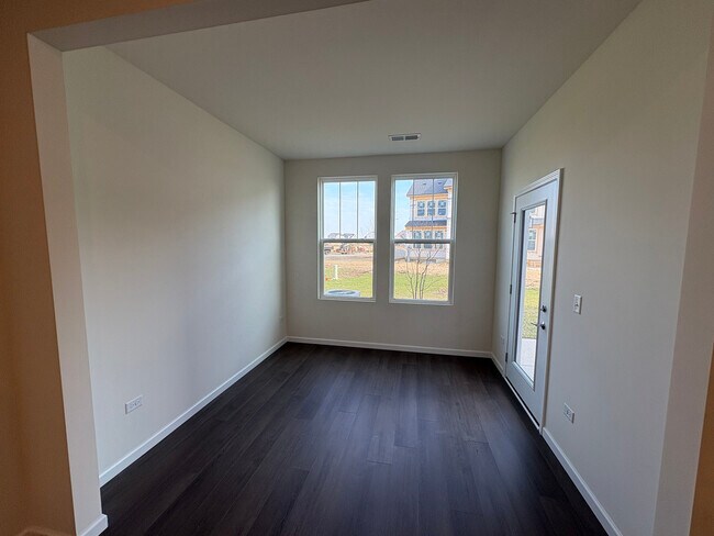 Foto del edificio - 2208 Ryegrass Ln