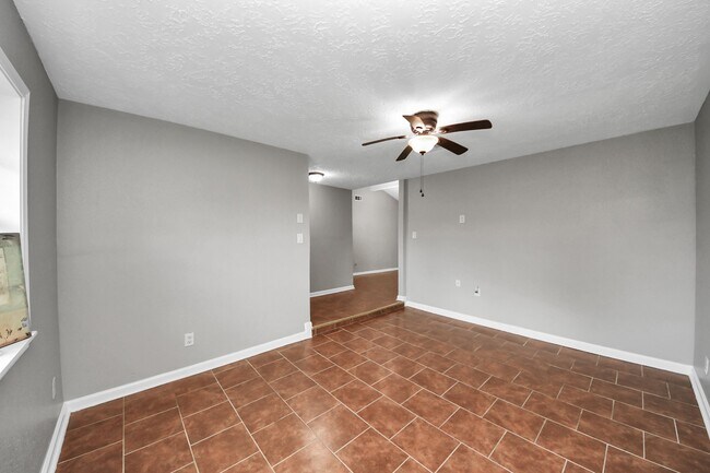 Building Photo - 12623 Fern Forest Dr