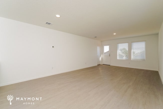 Building Photo - 14810 Warwick Shire