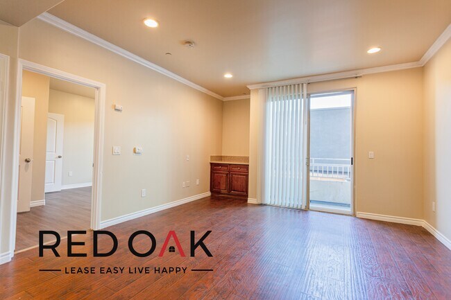 Foto del edificio - Incredible One Bedroom with Central Heat &...