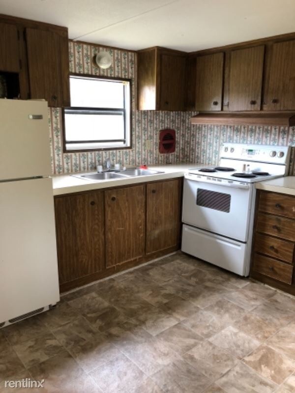 Building Photo - 3 br, 1 bath House - 894 Evergreen Road