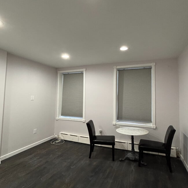 Foto del edificio - 25 Gelston Ave