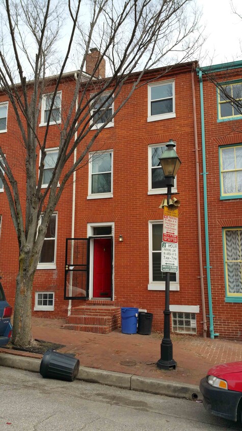 Main Front - 123 Scott St