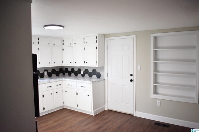 Building Photo - 144 2nd St NW