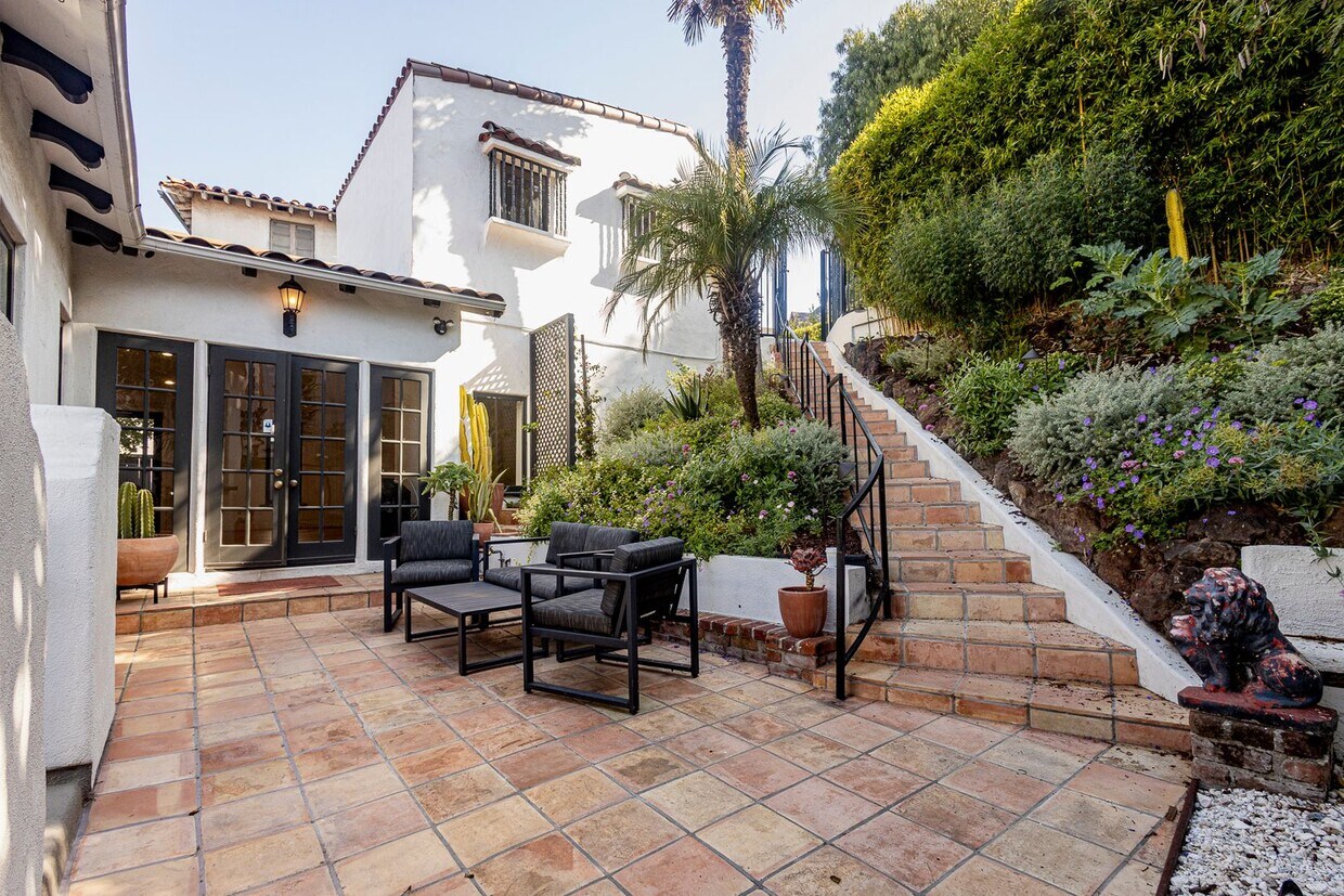 Foto principal - Elegant 1928 Spanish Revival in the Heart ...