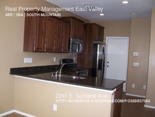 Building Photo - 2241 E Sunland Ave