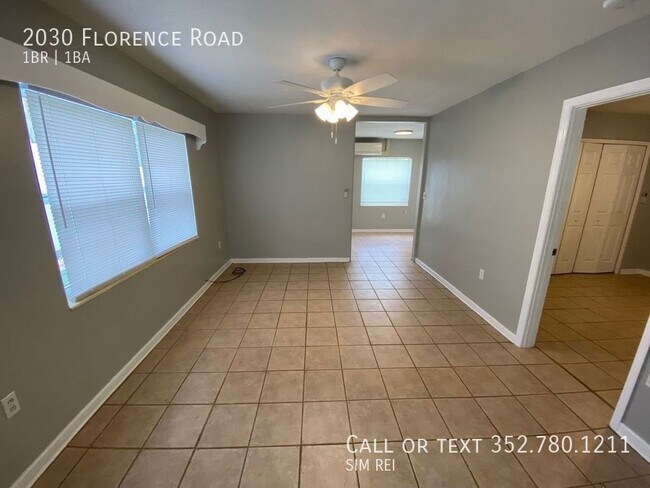 Building Photo - Mount Dora 1 Bedroom 1 Bathroom Duplex