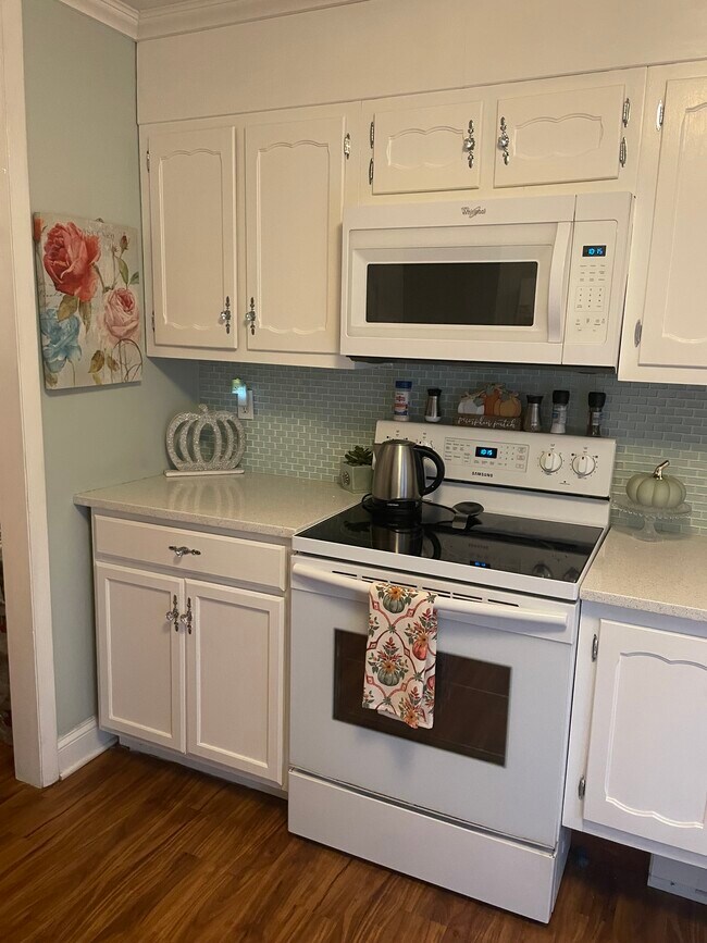 Foto del edificio - 76F Dorchester Dr