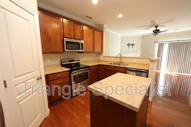Foto del edificio - 8811 Orchard Grove Way