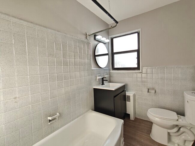 Building Photo - 131 Forest Ave