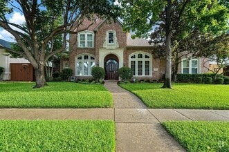 Building Photo - 5933 King William Dr