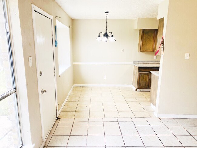 Foto del edificio - 15822 Baybriar Dr