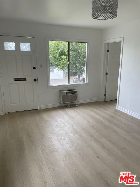 Building Photo - 6627 Kraft Ave