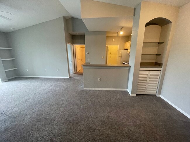 Building Photo - Top Floor 2BD/2BA Condo in Maitland, FL!