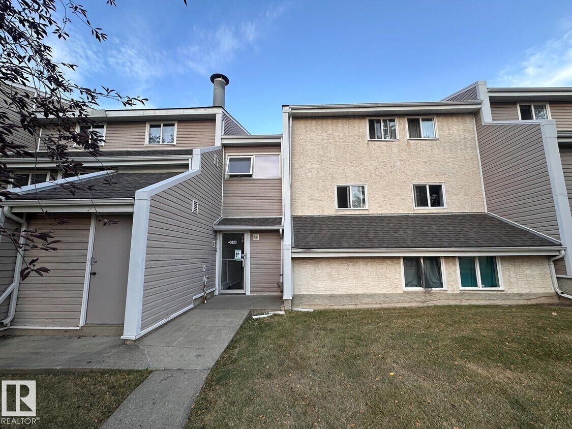 Photo principale - 3823 76 St NW