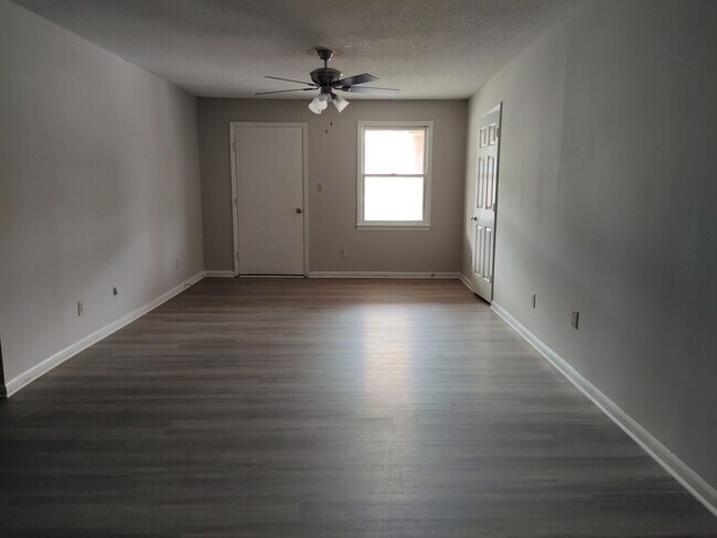 Foto del edificio - 108 Briarcliff Dr