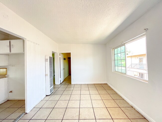 Foto del edificio - 3374 Santa Fe Ave