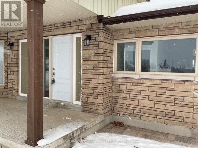 Building Photo - 124 Squire Dr