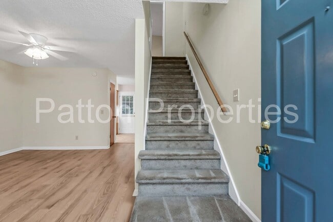 Foto del edificio - 104-106 Cherry Hall Drive - Outside CoC - TMS#004330-02-018