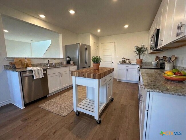 Foto del edificio - 945 Heartseed Ave