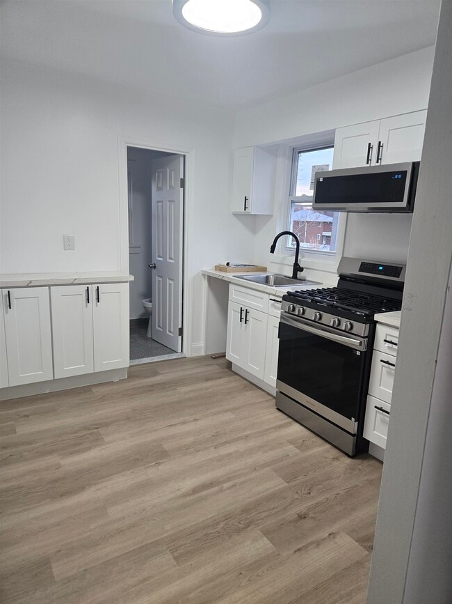 Foto del edificio - 308 Lincoln Ave