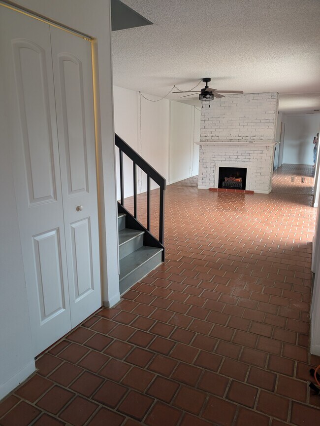 Foto del edificio - 1713 Park Meadows Dr