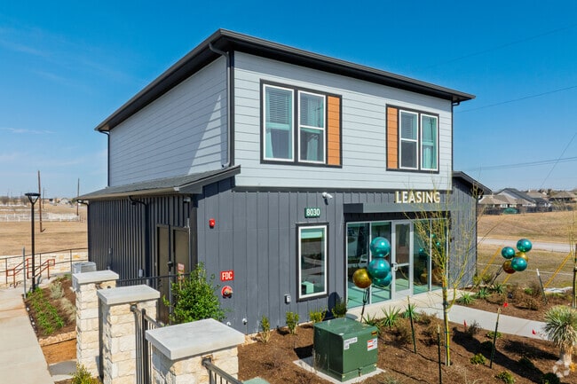 Building Photo - Oasis at Round Rock