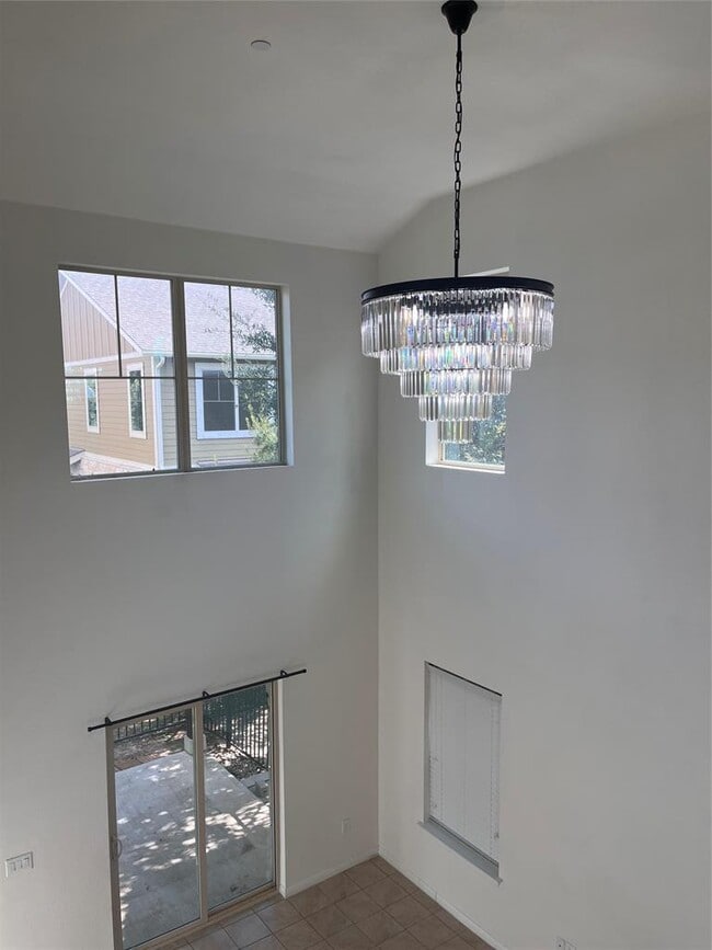 Foto del edificio - 516 E Slaughter Ln