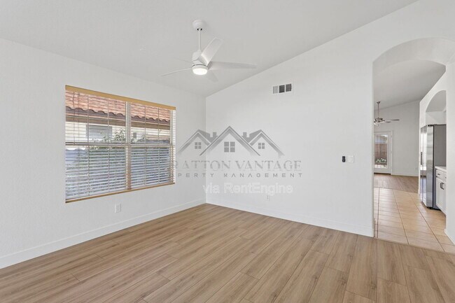 Building Photo - 9841 W Tonopah Dr