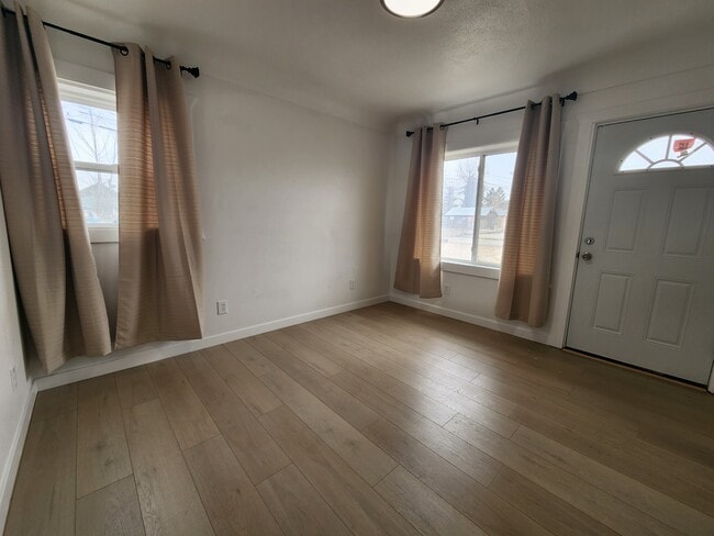 Foto del edificio - Rupert Fourplex