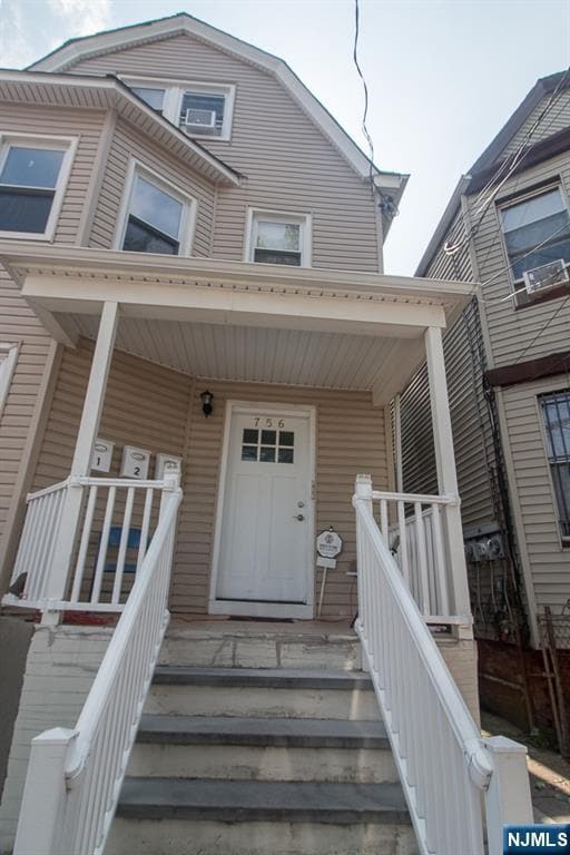 Building Photo - 756 S 17th St