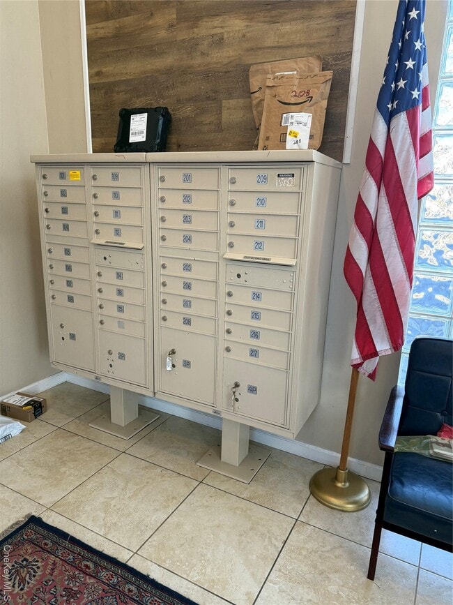 Building Photo - 3 Cross St