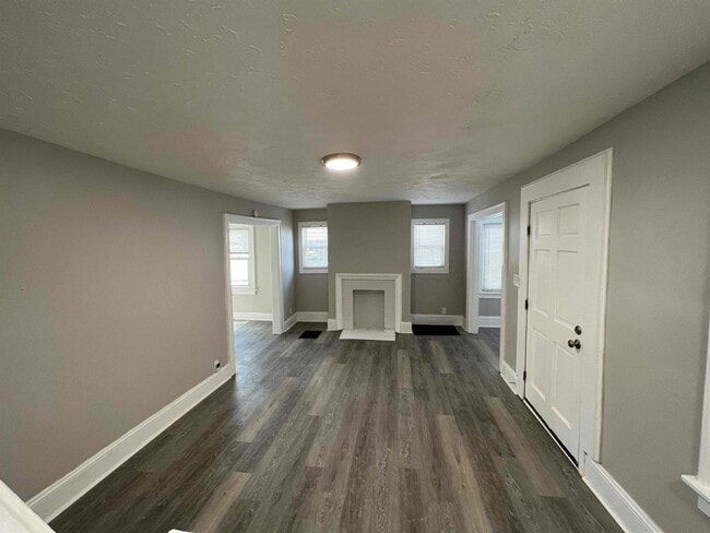 Building Photo - 924 Bloomfield Ave