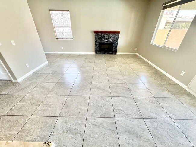 Building Photo - LIMITED TIME ONLY: $500 OFF 2ND MONTH'S RENT -MOVE IN W/IN TWO WEEKS TO TAKE ADVANTAGE of this Be...