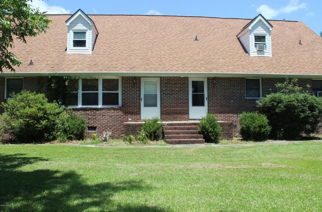 Building Photo - 102 Apple Ln