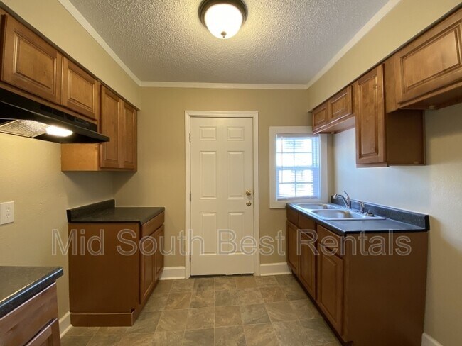 Building Photo - 1368 Kimball Cove