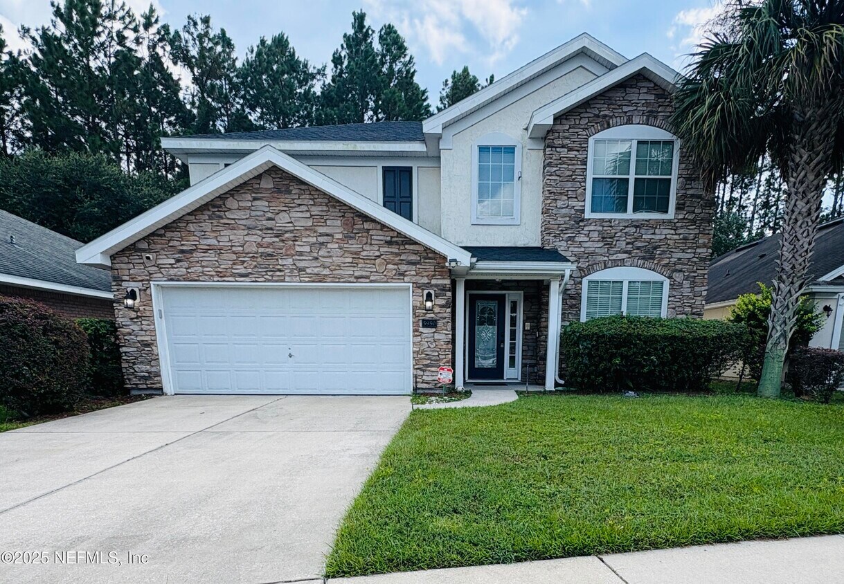 Foto principal - 5950 Round Table Rd
